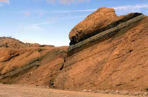 Photo of the geological formation known as layer cake